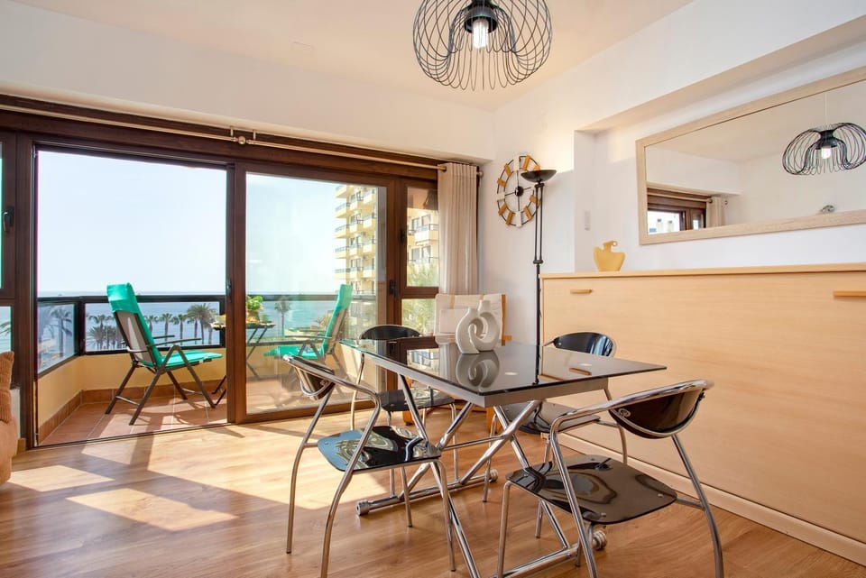 View (from property/room), Balcony/Terrace, Living room, Dining area