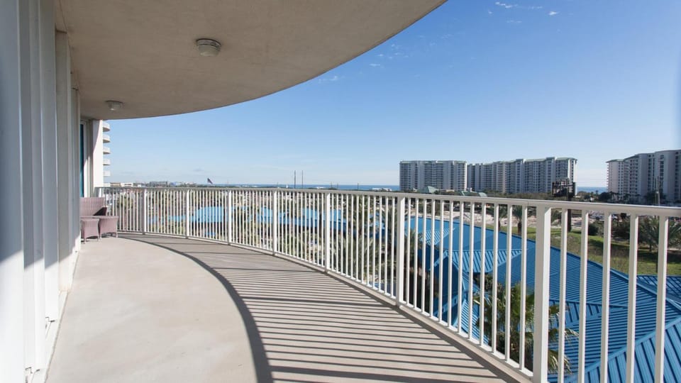 Palms of Destin 2517 Luxury in the heart of Destin!!! House in Destin