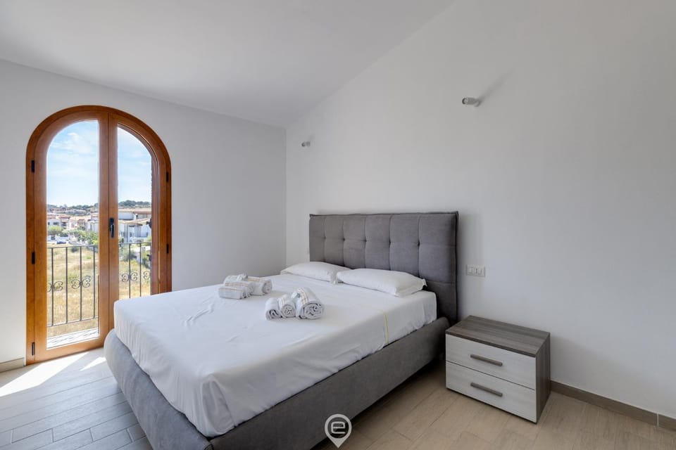 Estay - Mandarin 5 - View - AirCon - WiFi Apartment in Sardinia