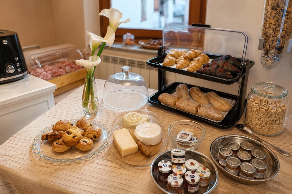 Breakfast, Continental breakfast, Buffet breakfast