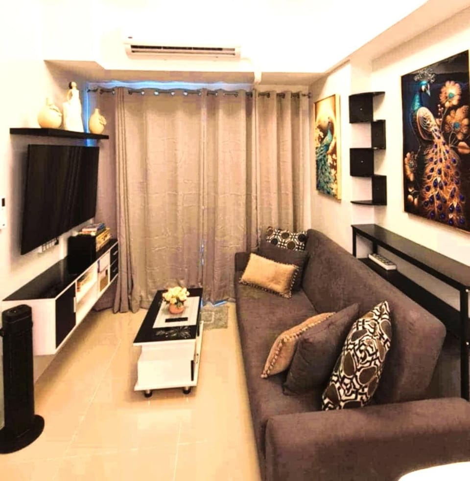 GRASS RESIDENCES RENDEZVOUS - SM North Edsa Bed and Breakfast in Quezon City