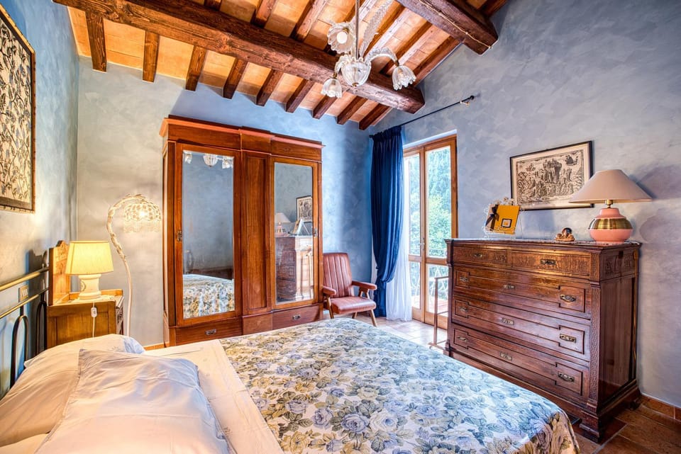 Property building, Living room, Bedroom