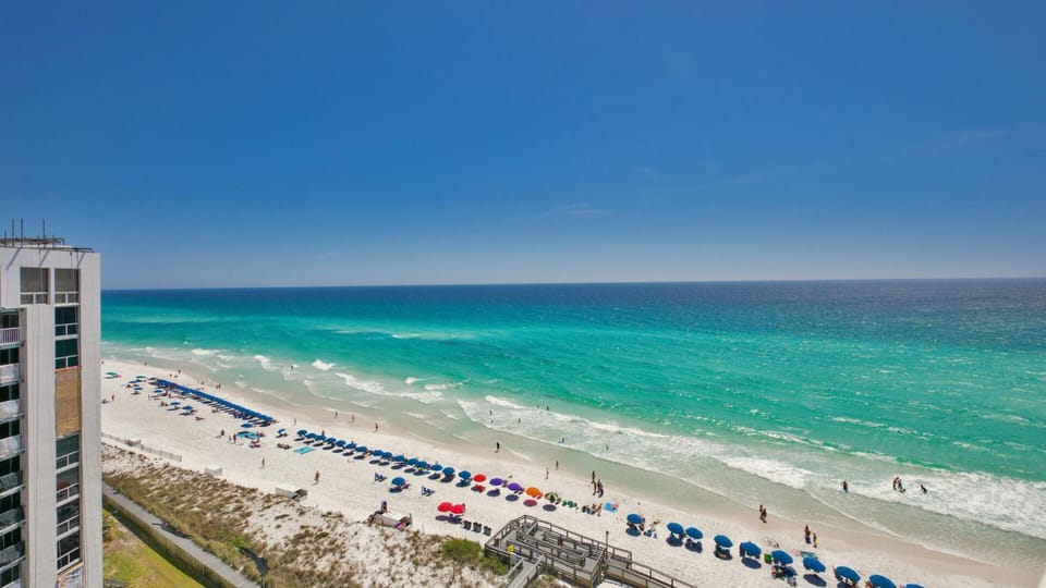 Shoreline Towers 2124 - Completely Renovated Luxury 3 Bedroom Beach Front Condo in Destin! House in Destin