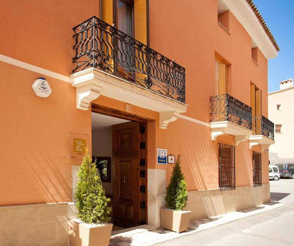 Facade/entrance