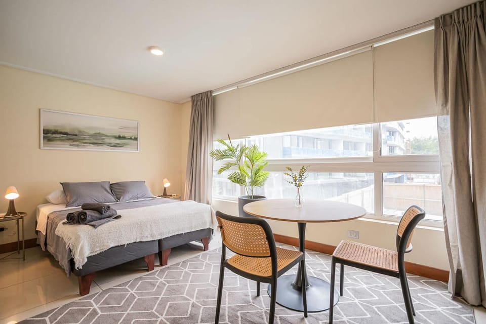 Descubre el Encanto de Las Condes en este Studio Apartment in Las Condes