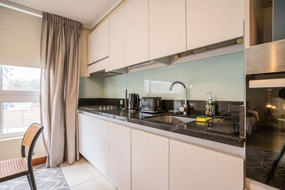 Descubre el Encanto de Las Condes en este Studio Apartment in Las Condes