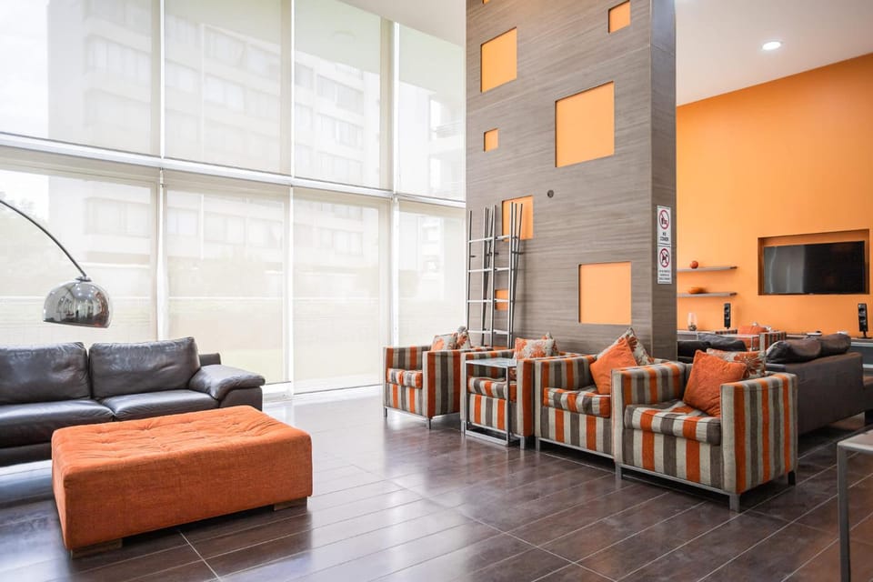 Descubre el Encanto de Las Condes en este Studio Apartment in Las Condes