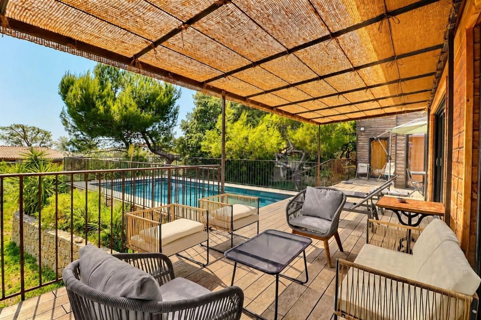 La Villa des Pins - Nature & Pool Villa in Aix-en-Provence