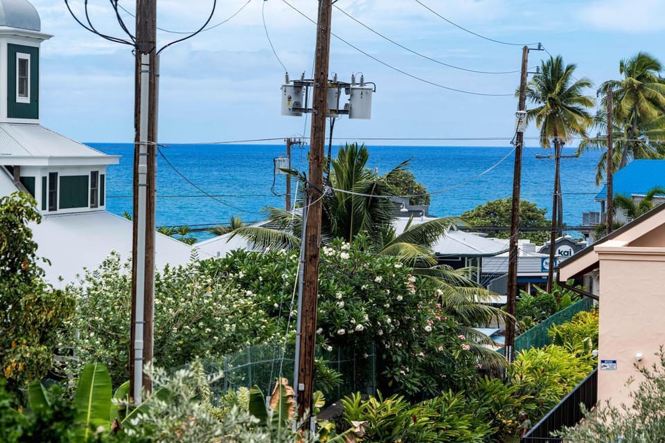Kailua Village#201 House in Holualoa