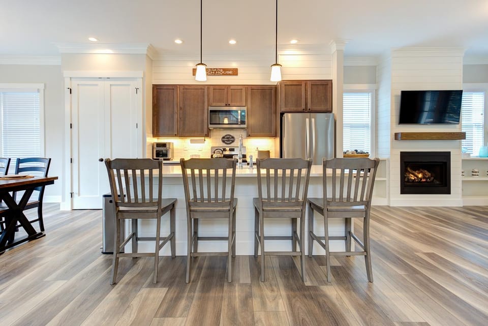 TV and multimedia, Kitchen or kitchenette, Living room, Seating area, Dining area, dishwasher, oven, pet friendly, stove