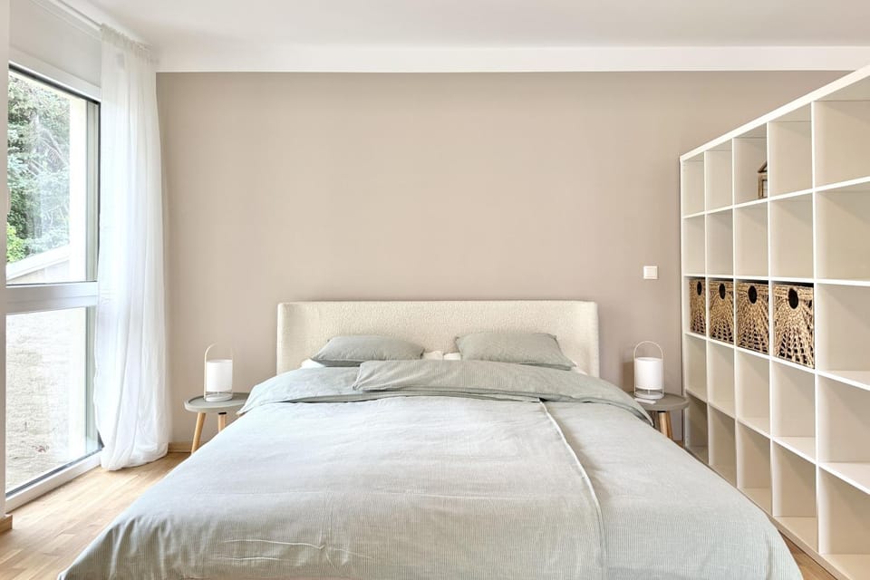 Bed, Photo of the whole room, Bedroom