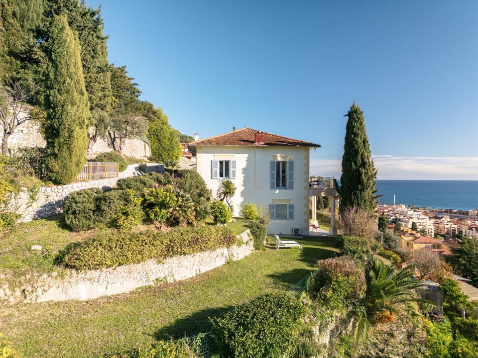 Magnifique Villa d'époque vue mer, plage à 12 min à pieds Villa in Menton