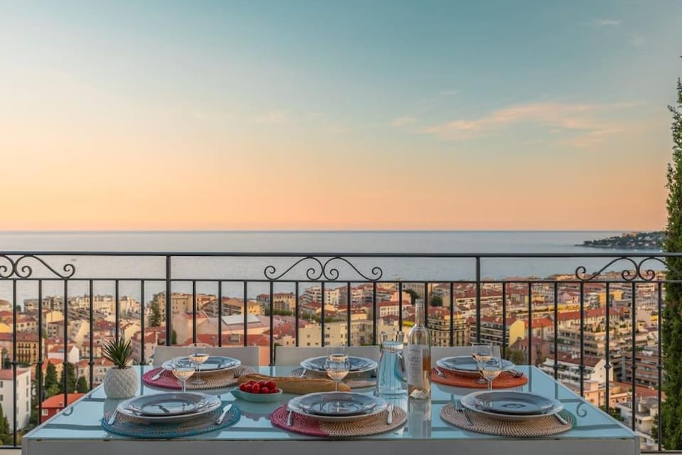 Magnifique Villa d'époque vue mer, plage à 12 min à pieds Villa in Menton