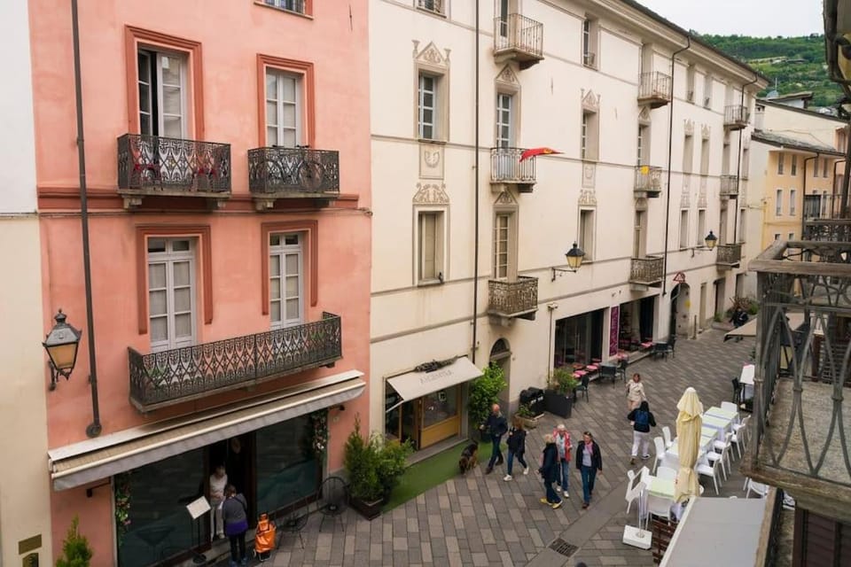 City view, Street view