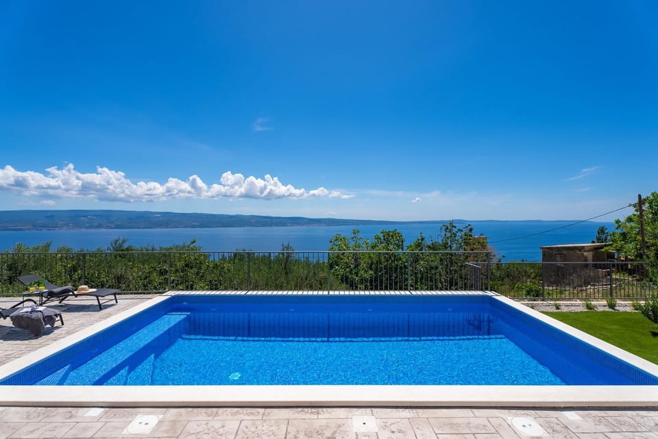Beach, Mountain view, Sea view, Swimming pool