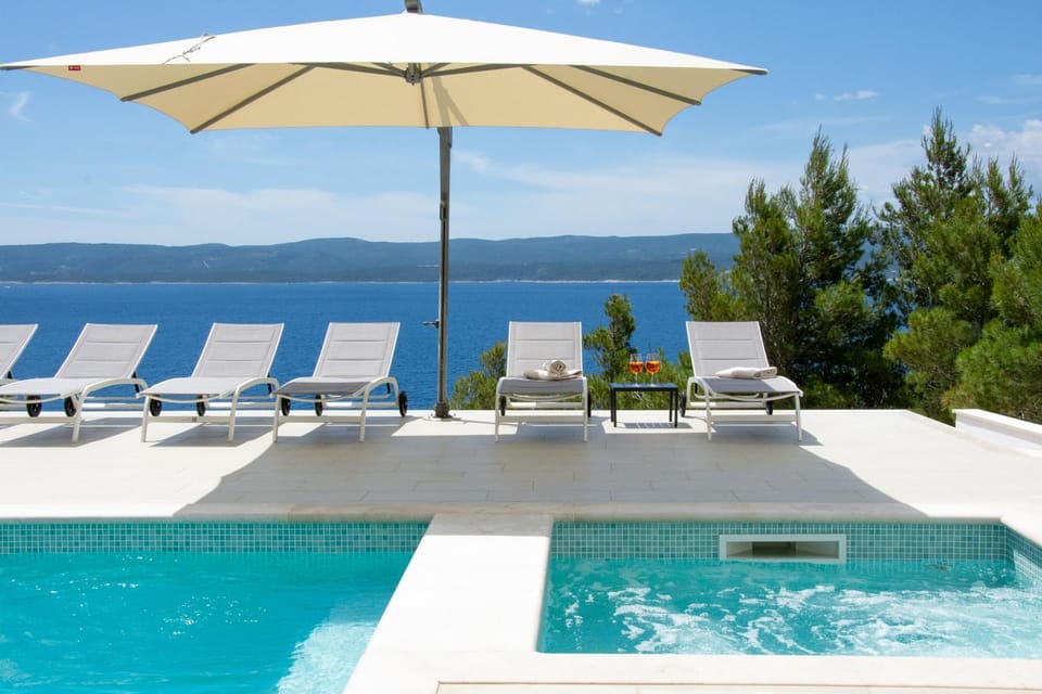 Natural landscape, Hot Tub, Balcony/Terrace, Mountain view, Swimming pool, sunbed