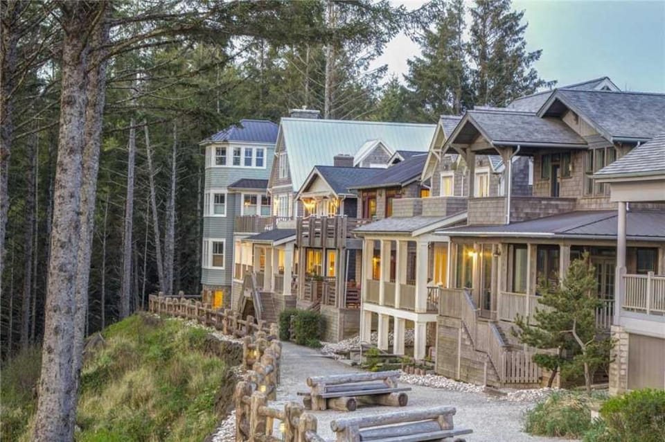 Property building, Spring, Day, Natural landscape