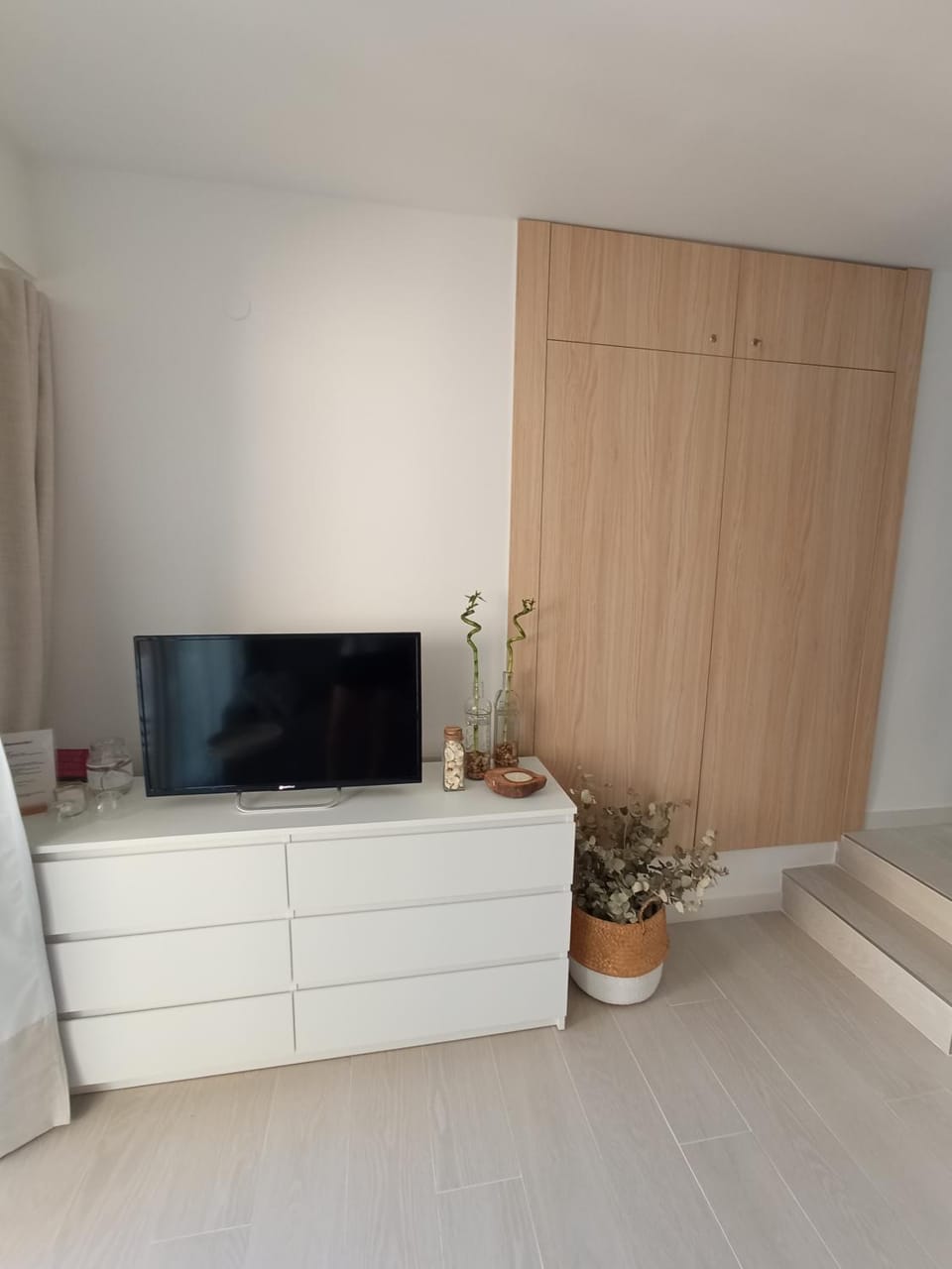 TV and multimedia, wardrobe