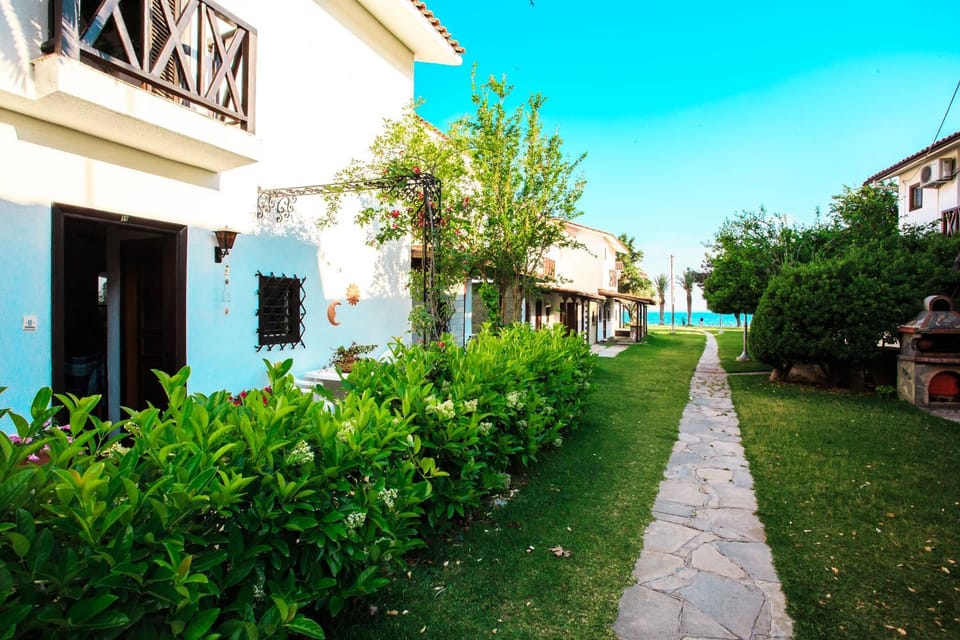 Property building, Garden, Garden view