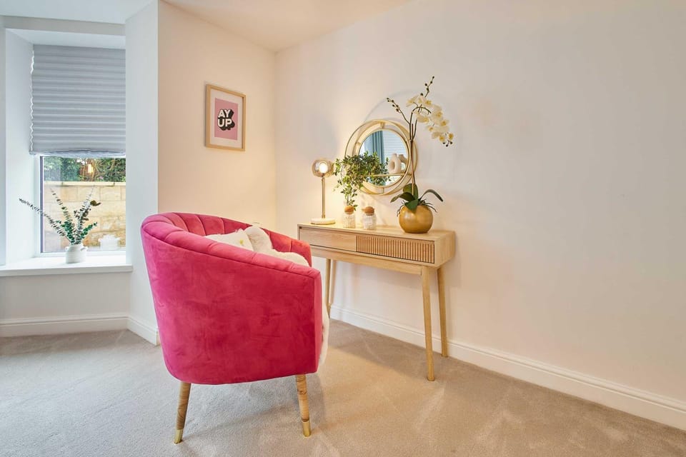 Seating area, Bedroom