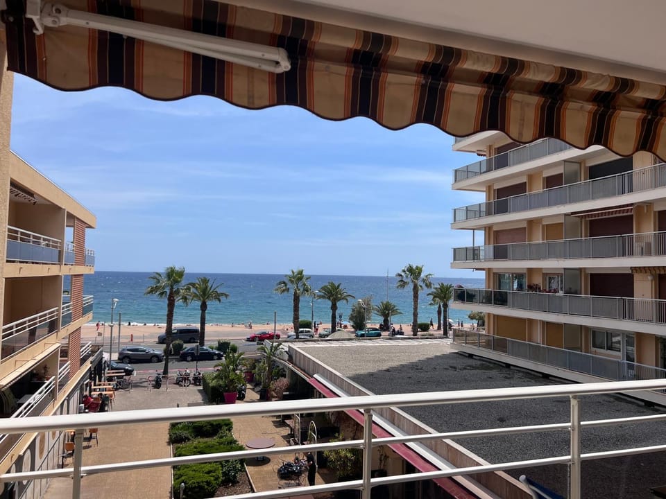 Apparemment vue mer avec parking Apartment in Fréjus