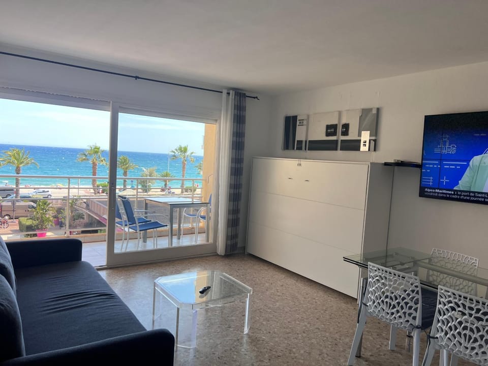 Apparemment vue mer avec parking Apartment in Fréjus
