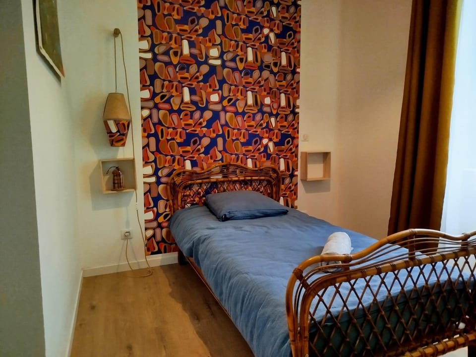 Photo of the whole room, Bedroom