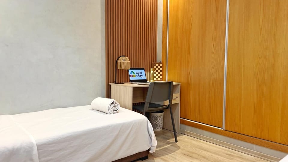 Bed, Bedroom, furniture, towels, wardrobe