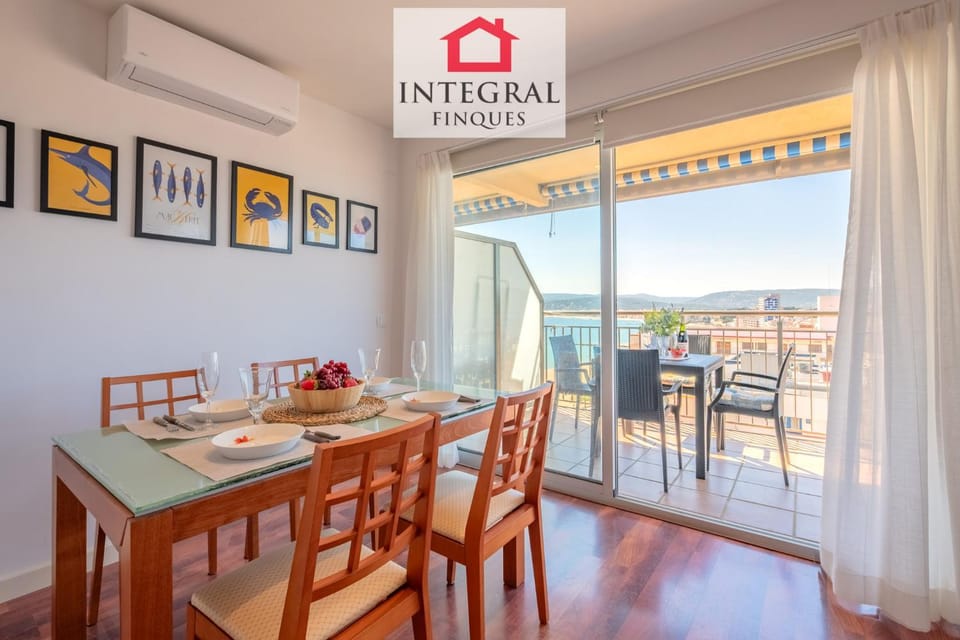 Balcony/Terrace, Living room, Dining area, furniture, air conditioner