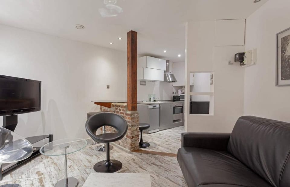 Modern 2BD Apartment 14 mins to the Eiffel Tower Apartment in Paris