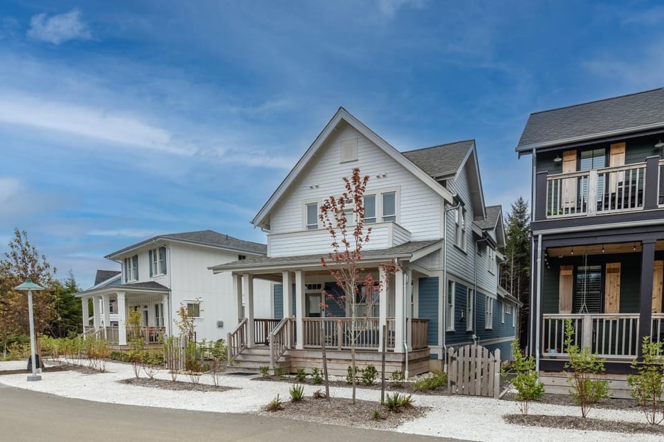 Property building, Day, Neighbourhood, Street view