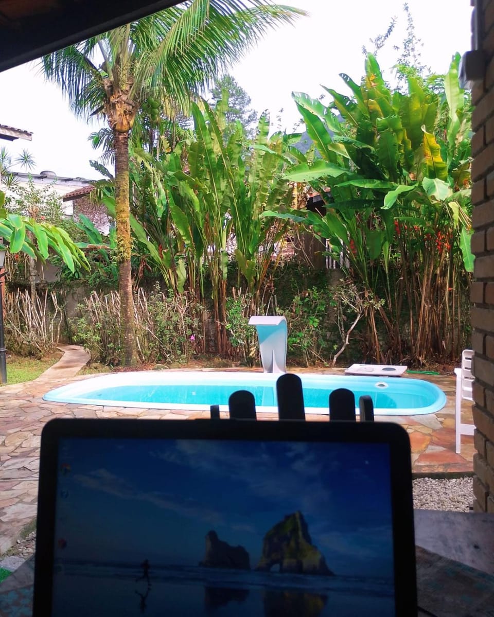 Communal lounge/ TV room, Day, Natural landscape, Garden, Evening entertainment, Garden view, Pool view, Swimming pool, sunbed
