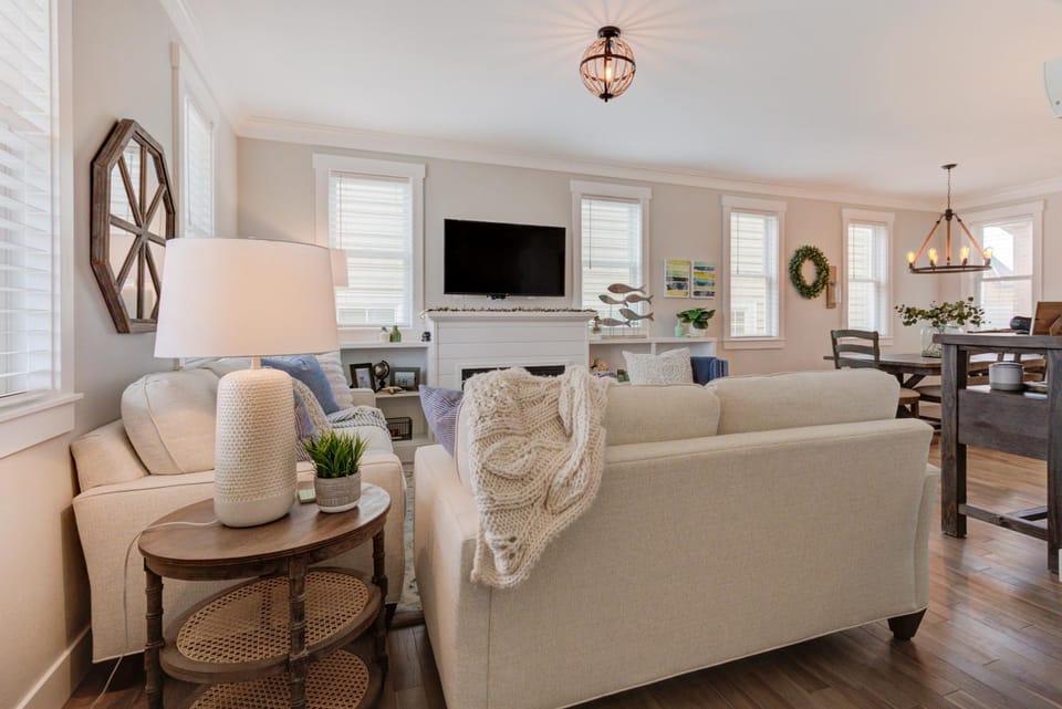 Communal lounge/ TV room, TV and multimedia, Living room, Seating area, Dining area, Evening entertainment, fireplace