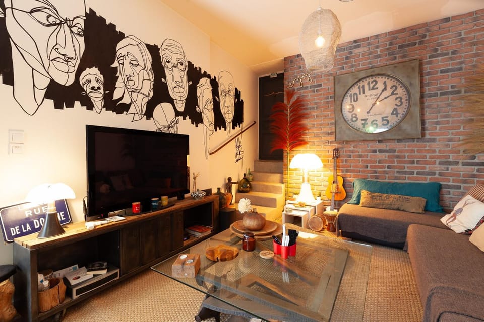 Property building, Living room