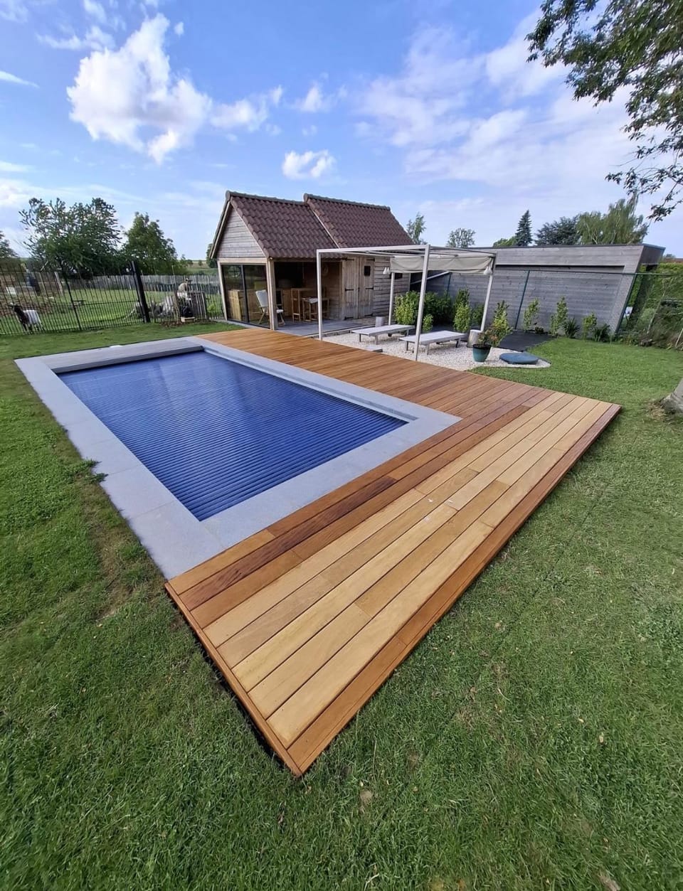 Swimming pool