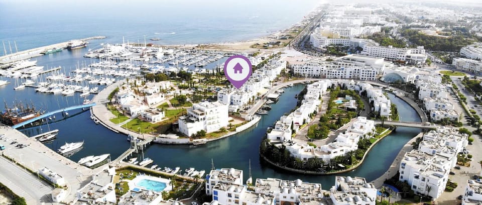 Neighbourhood, Bird's eye view, Location
