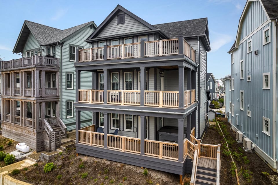 Play Among the Stars by Seabrook Hospitality House in Seabrook