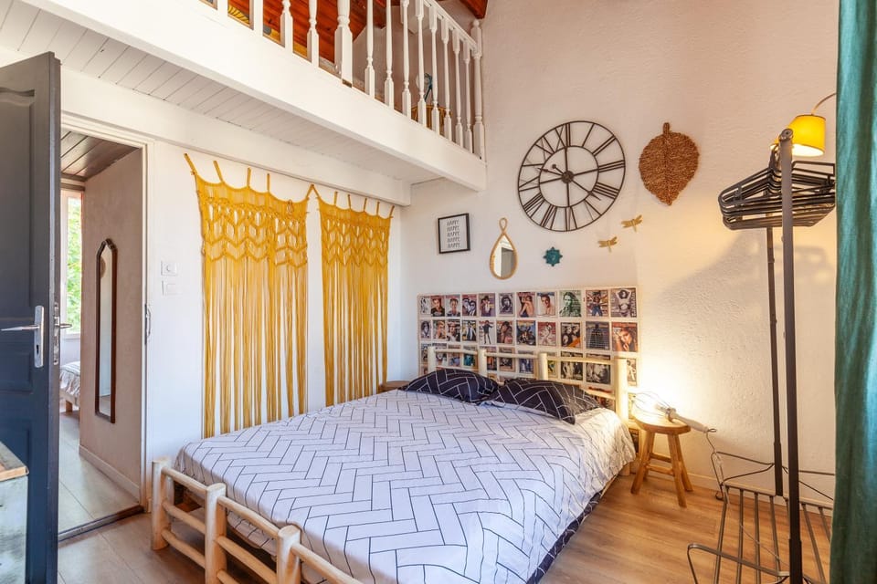 Property building, Living room, Bedroom