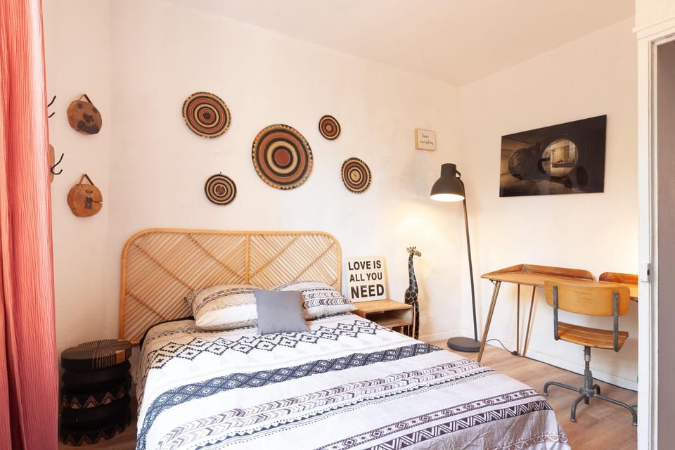 Living room, Bedroom