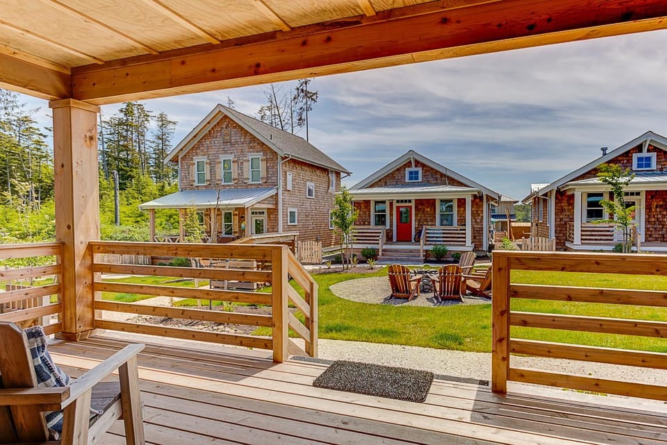 Property building, Patio, Day