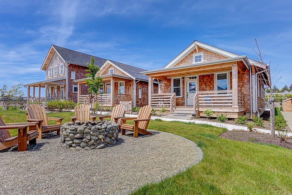 Property building, Spring, Day, Natural landscape