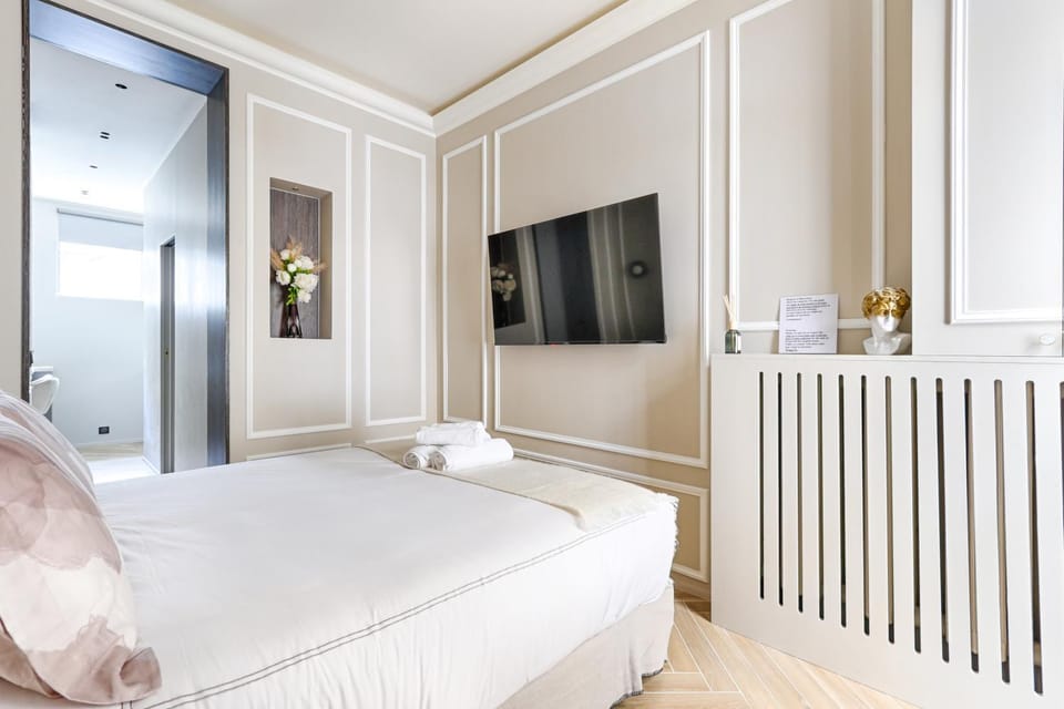Luxury and Design Studio Invalides Apartment in Paris