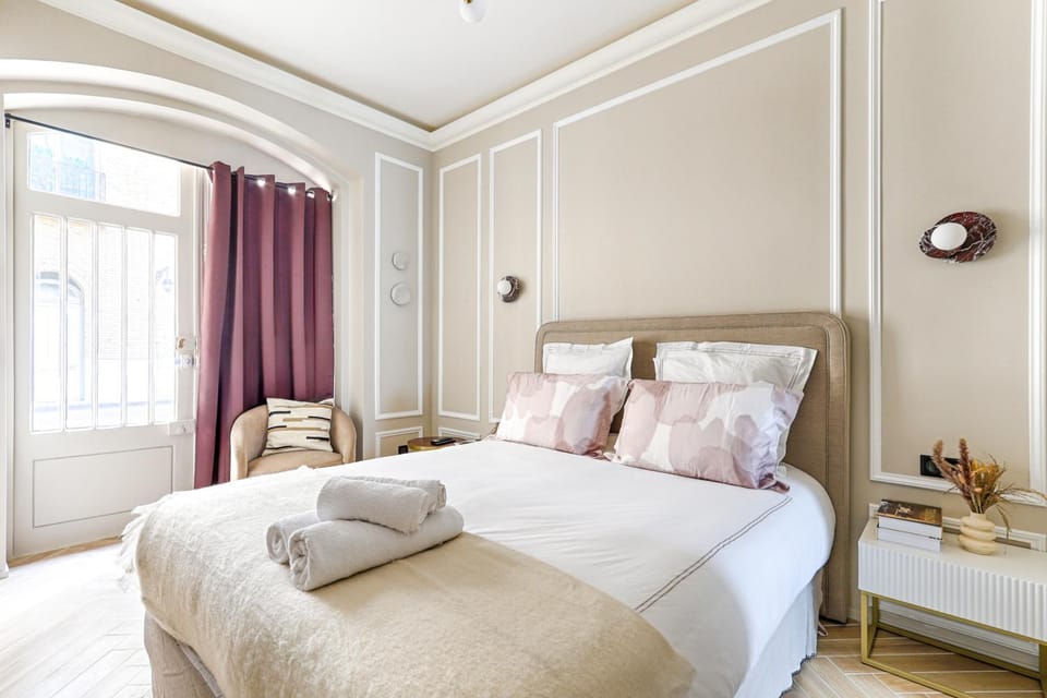 Luxury and Design Studio Invalides Apartment in Paris