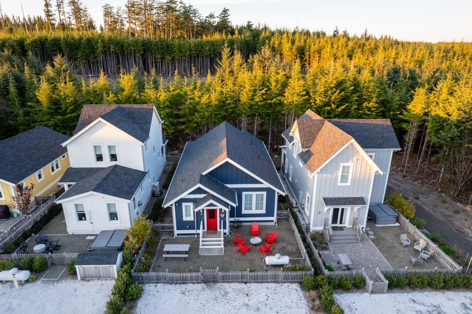 Property building, Day, Neighbourhood, Natural landscape, Bird's eye view