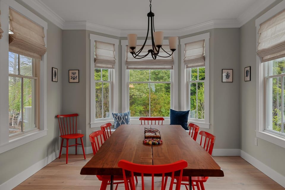 Seating area, Dining area