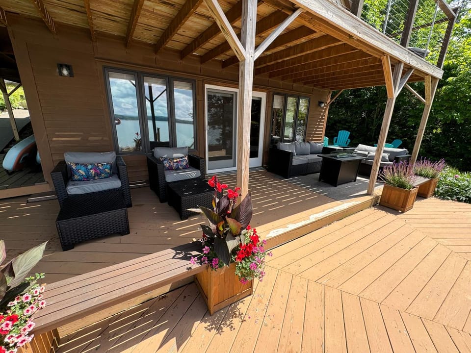 Patio, Seating area