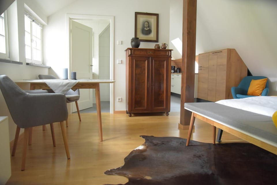 Living room, Photo of the whole room, Dining area