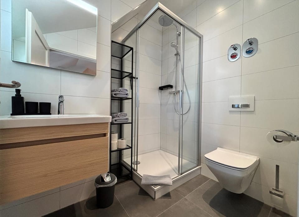 Shower, Bathroom