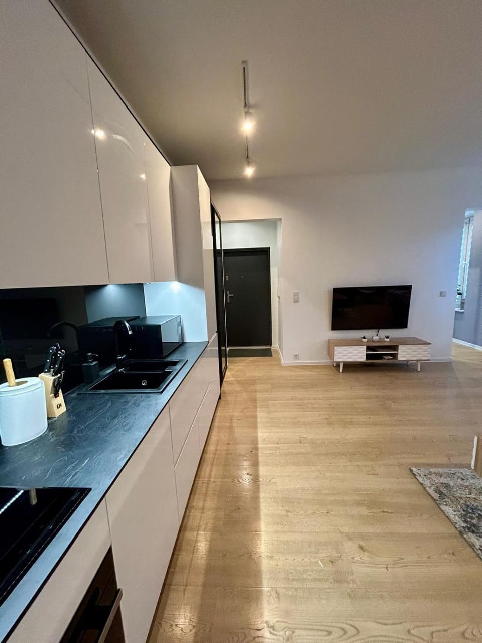TV and multimedia, Kitchen or kitchenette, stove