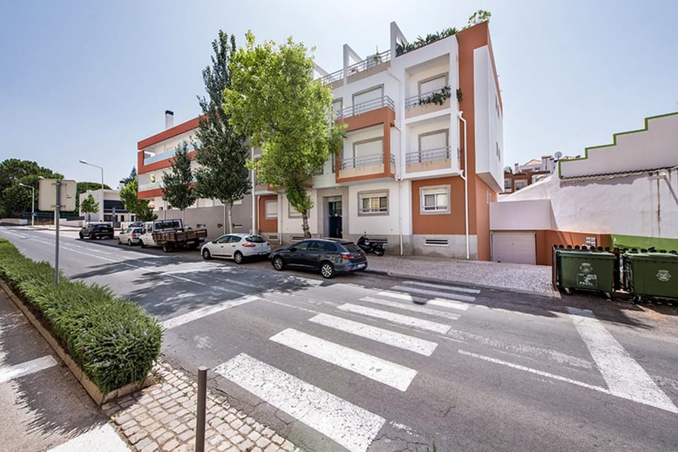 Property building, Day, Street view, Location, Parking